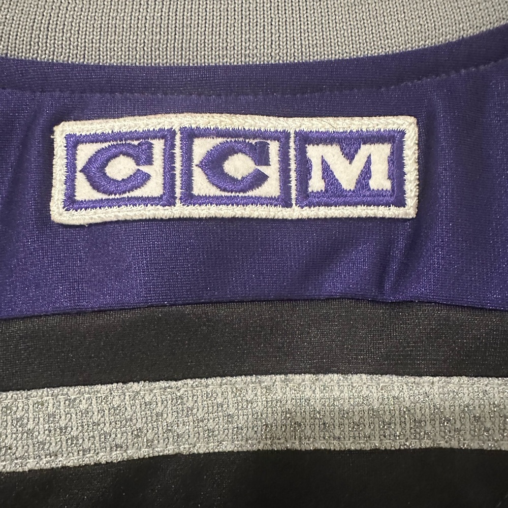 Los Angeles Kings NHL CCM for Her Hockey Jersey Size L - Picture 6 of 7